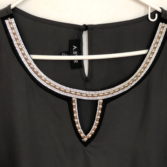 A. Buyer Charcoal Studded Cold Shoulder Blouse 2X - Picture 2 of 11